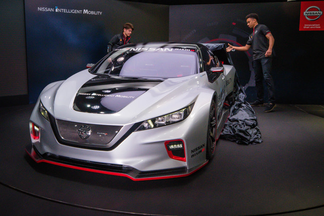新型EVレーシングカー「NISSAN LEAF NISMO RC」を初公開