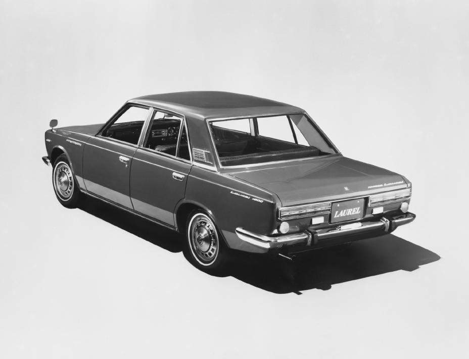 1968_03_NISSAN_LAUREL_C30