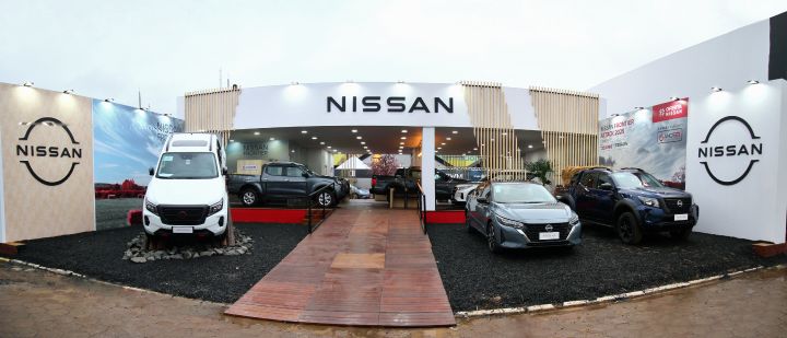 Frente do estande da Nissan na Expointer