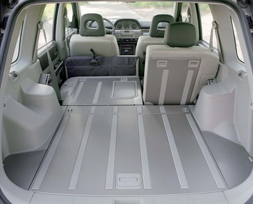 Along with the other new technologies debuted in the X-TRAIL car comes a sophisticated new 4X4 system. 