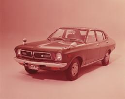 日産 サニー 10周年記念プレートとキーセット 1975年 日産 サニー 10周年記念プレートとキーセット 1975年