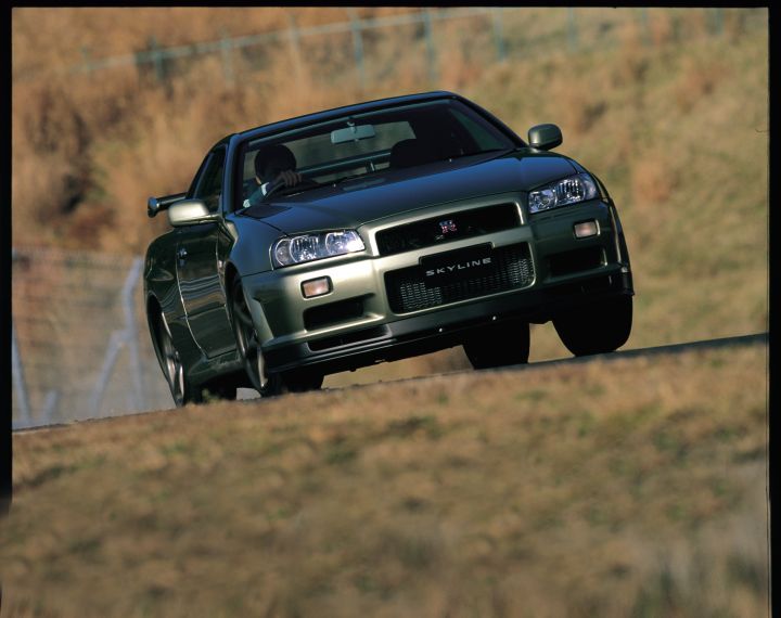 限定200台 スカイラインGT-R M-spec Nur R34 希少カラー thumbnail-720x404.jpg