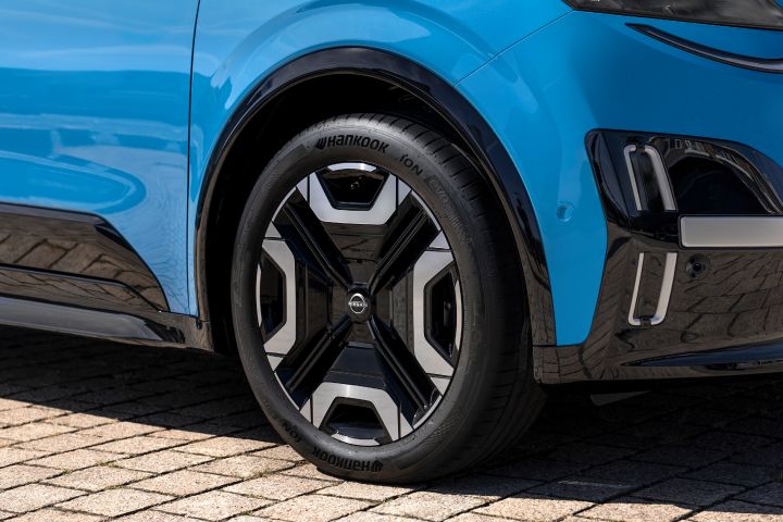 Nahaufnahme einer Felge am neuen Nissan Micra