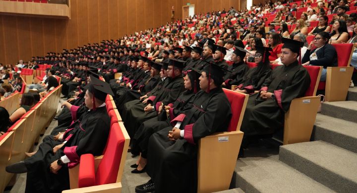 125 alumnos concluyeron sus estudios en programas orientados a la manufactura