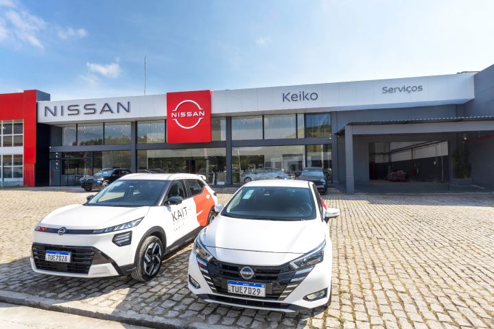 Imagem frontal da nova concessionária Nissan na região do seu Complexo Industrial de Resende (RJ), localizada em Barra Mansa