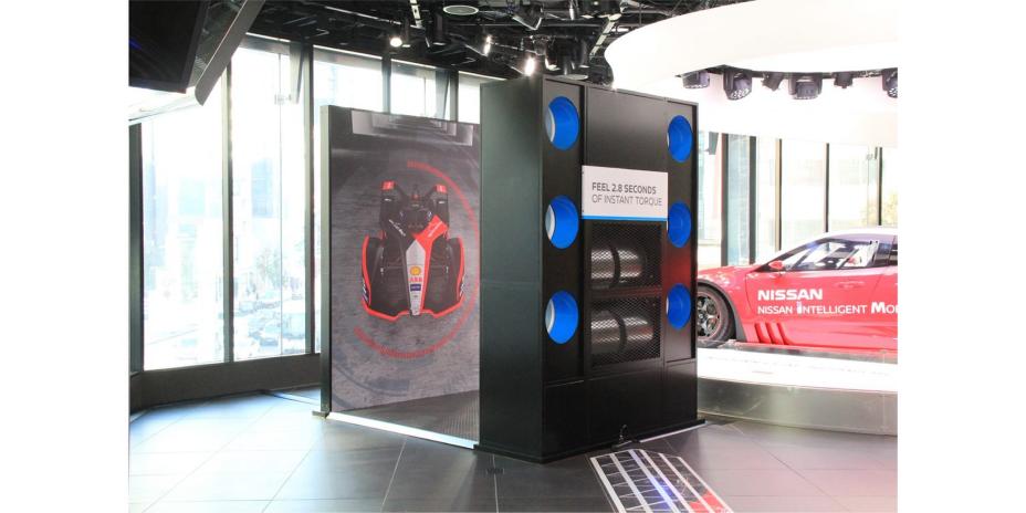 Une photo du stand de selfie Nissan Formule E au CES