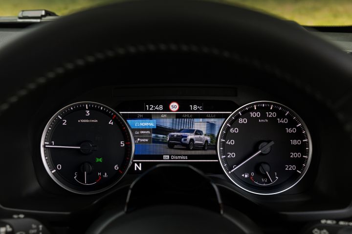 2026 Nissan NAVARA ST-X - Black Interior - 7'' TFT Display Instrument Cluster