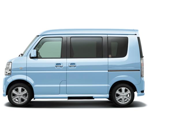 Nissan NV100 CLIPPER RIO Breeze Light Blue