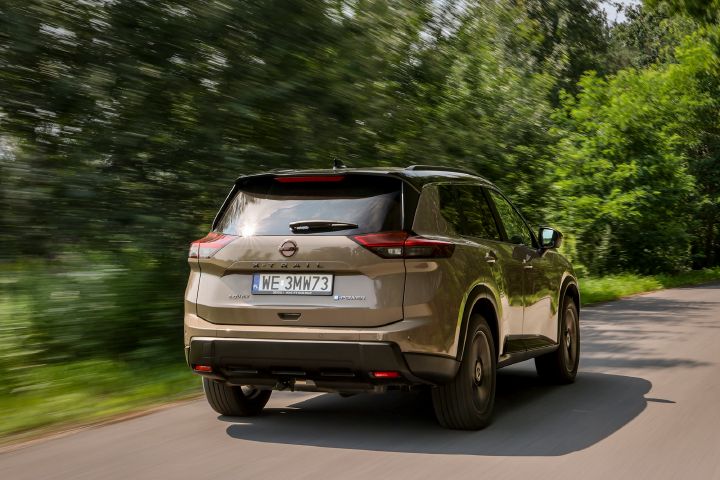Nowy Nissan X‑Trail N-Trek – ujęcie dynamiczne