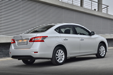 The all-new Nissan SENTRA has made its debut in South Africa, the nameplate returning after the last SENTRA was seen in 2001. Filling a gap in Nissan’s line-up in the country, the new, 13th generation SENTRA is a sophisticated and stylish sedan which spearheads Nissan’s ‘Innovation that Excites’ ideology into an important segment for the brand.