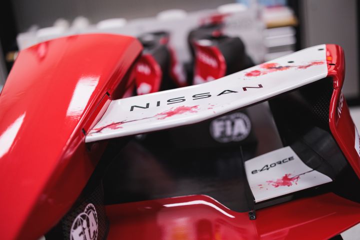 Nahaufnahme des Nissan Formel E Rennboliden für die Saison 11