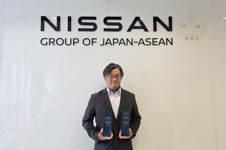 Nissan representative presents two achievements from the Zanroo Awards 2025