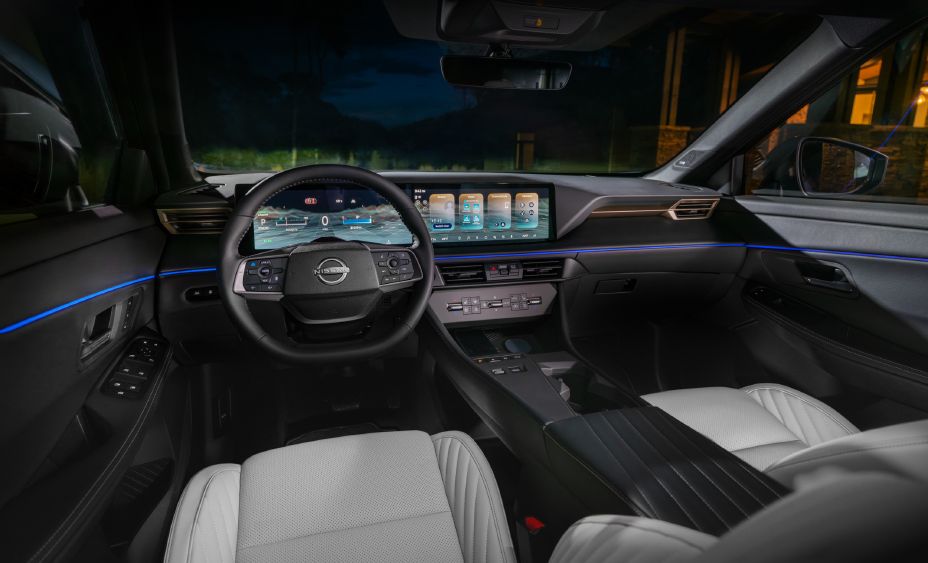 The steering wheel, dashboard and windhsield as viewed from the 2027 Nissan Rogue Hybrid Platinum