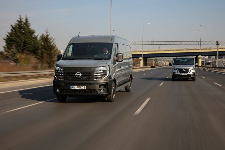 Ujęcie dynamiczne Nissan Primastar i Interstar