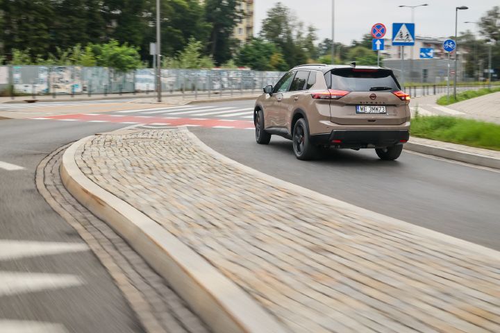 Nowy Nissan X‑Trail N-Trek – ujęcie dynamiczne