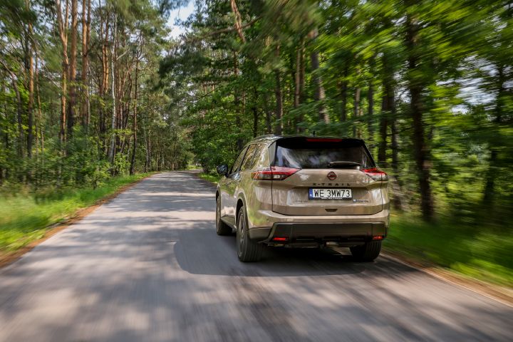Nowy Nissan X‑Trail N-Trek – ujęcie dynamiczne