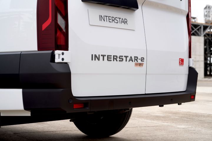 All-new Nissan Interstar - badge