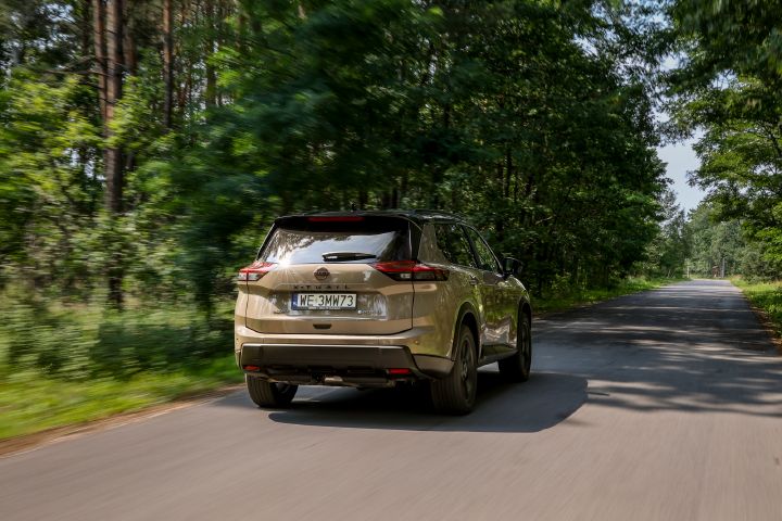 Nowy Nissan X‑Trail N-Trek – ujęcie dynamiczne
