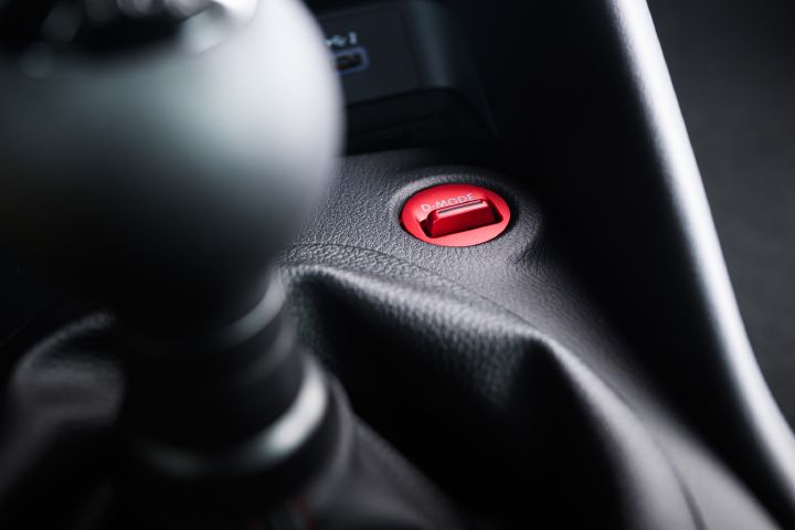 The gear shift and drive mode selector on the 2027 Nissan Z NISMO Manual Transmission.