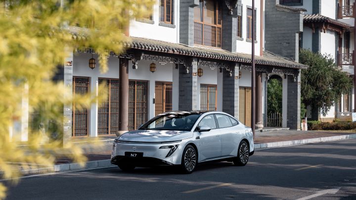 The all-new Dongfeng Nissan N7 sedan on the road
