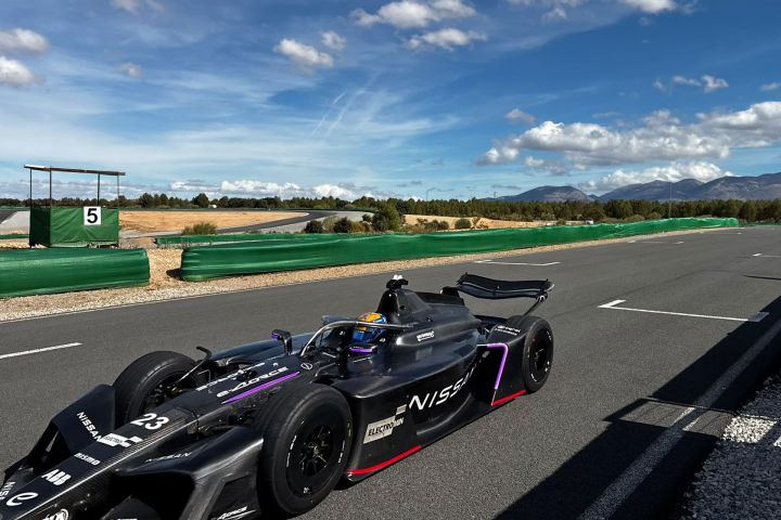 Front/side shot of Zane Maloney driving the Nissan Formula E Team GEN4 car at a test.