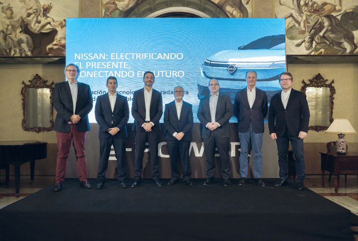 Christian Costaganna explicando la sostenibilidad segun Nissan