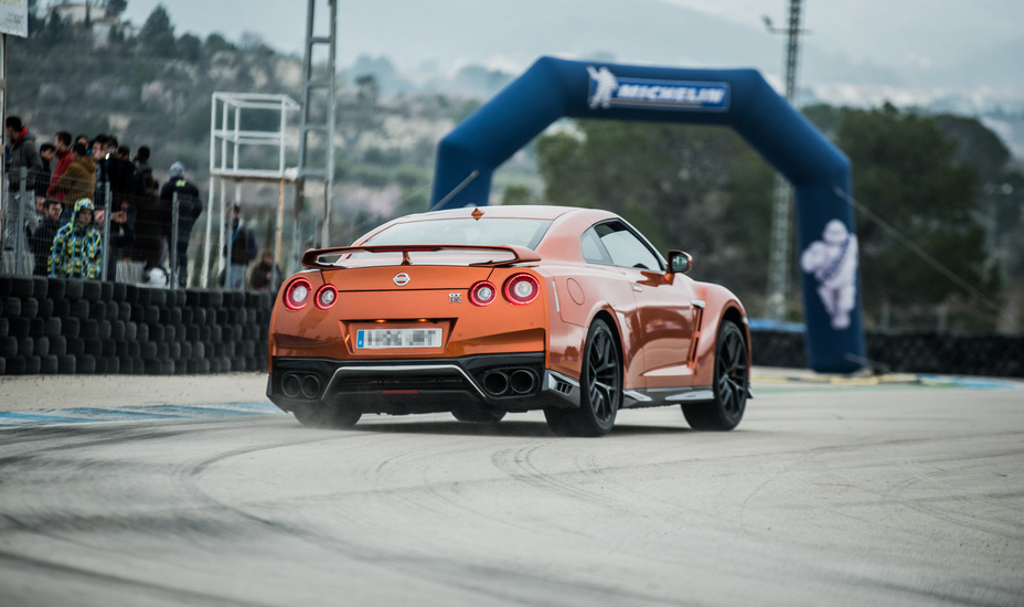 Nissan brilla con sus GT-R y 370Z NISMO en las carreteras levantinas