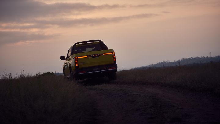 Nissan debuts the Frontier Pro PHEV globally in Mexico.