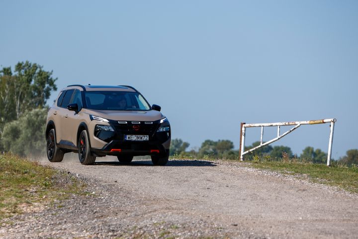 Nowy Nissan X‑Trail N-Trek – ujęcie dynamiczne
