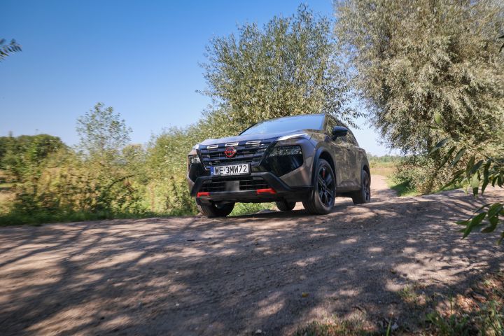 Nowy Nissan X‑Trail N-Trek – ujęcie dynamiczne