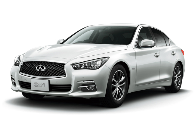 スカイライン の一部仕様を向上 自動ブレーキを全グレードに標準装備