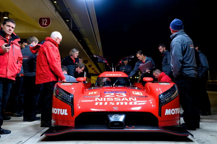 People standing around the Nissan GT‑R LM NISMO