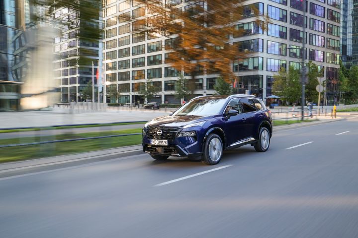 Nowy Nissan X‑Trail Tekna+ – ujęcie dynamiczne
