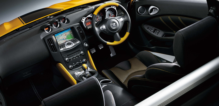 フェアレディz に Heritage Edition を追加