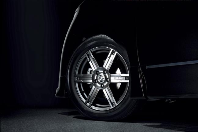 新型「エルグランド」用ニスモスポーツパーツを新発売