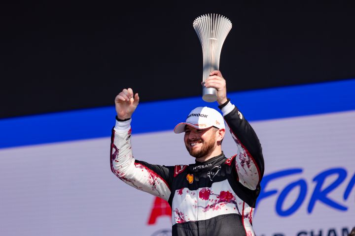 Oliver Rowland celebrates on the Misano E-Prix podium