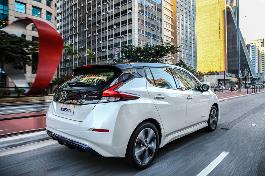 Novo Nissan LEAF chega ao mercado brasileiro e inaugura um novo patamar no segmento de veículos elétricos