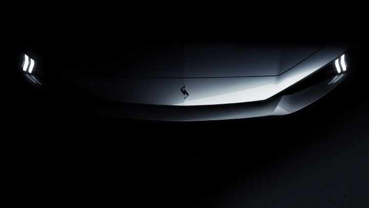 Against a dark background, the Skyline is shown facing forward, with the upper body and front lights visible in the scene.