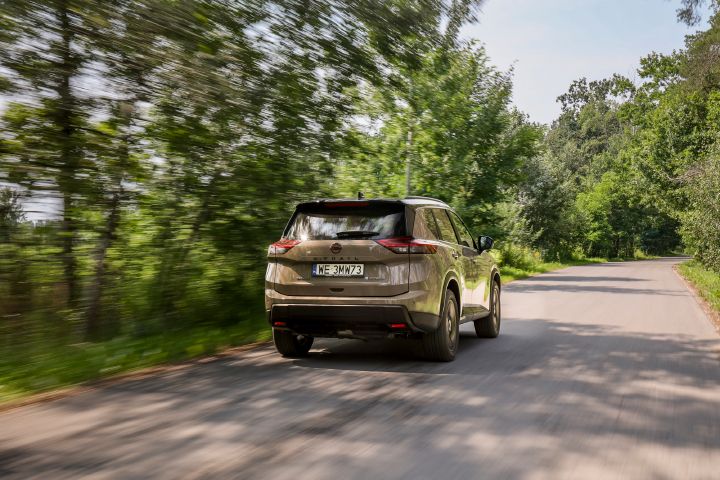 Nowy Nissan X‑Trail N-Trek – ujęcie dynamiczne