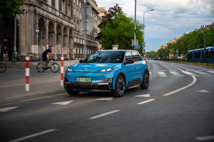 Nowy elektryczny Nissan Micra – ujęcie dynamiczne