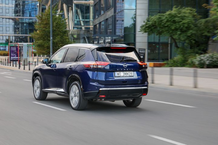 Nowy Nissan X‑Trail Tekna+ – ujęcie dynamiczne