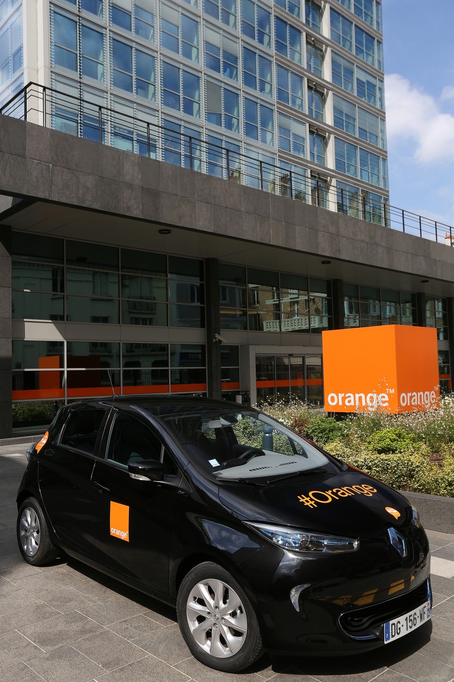 RenaultNissan Alliance and Orange expand electric vehicle partnership