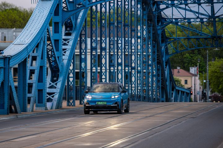 Nowy elektryczny Nissan Micra – ujęcie dynamiczne