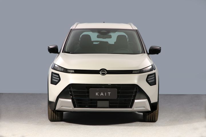 Nissan Kait em sua versão Exclusive na cor branca visto de frente