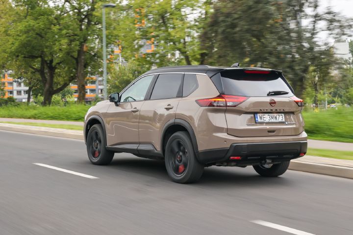 Nowy Nissan X‑Trail N-Trek – ujęcie dynamiczne