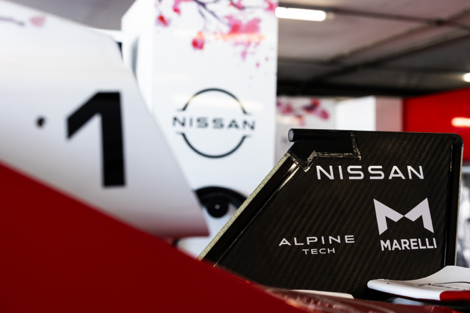 Foto de alerón vehículo Nissan de Fórmula E, com logo de Alpine TECH