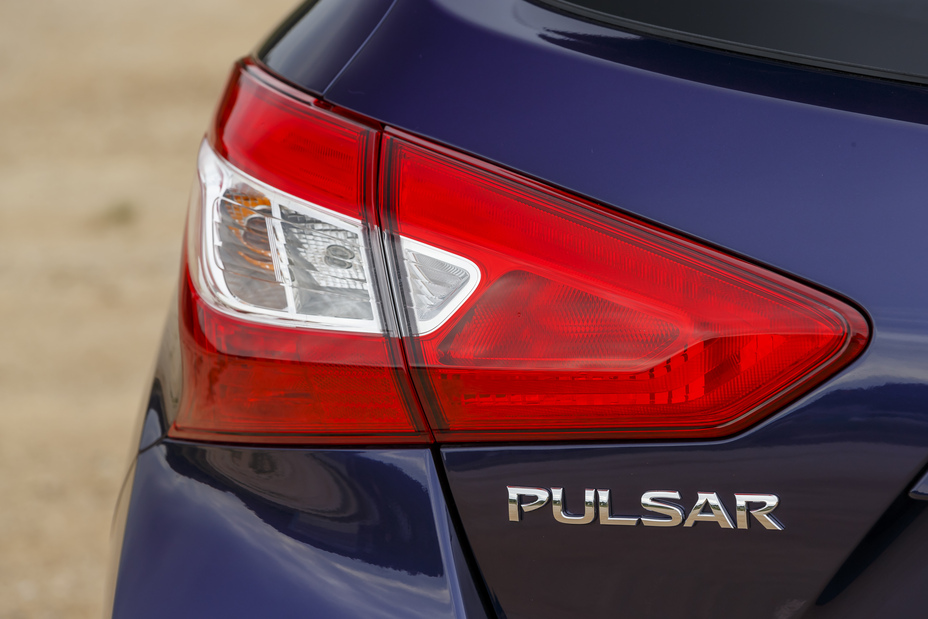 Nissan Pulsar Blue - Exterior Detail