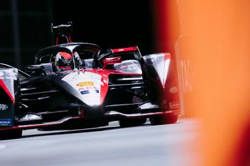 Close up shot of Sebastien Buemi driving on the track.