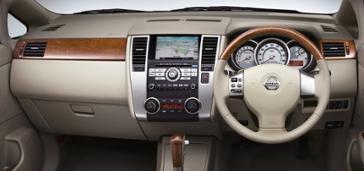 Nissan Tiida Latio interior (sand beige)
