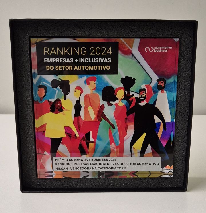 Placa com os dizeres “RANKING 2024 EMPRESAS MAIS INCLUSIVAS DO SETOR AUTOMOTIVO”